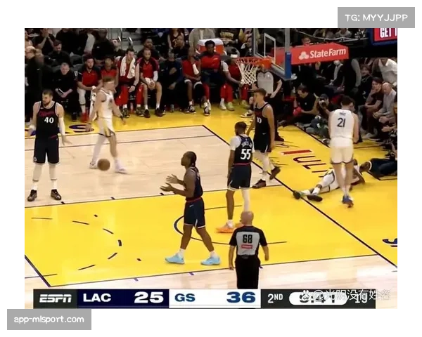 伦纳德与巴特勒关键时刻对话或成快船勇士胜负转折点