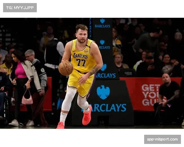 东契奇22分11助攻难救主，湖人第三节崩盘暴露防守隐患