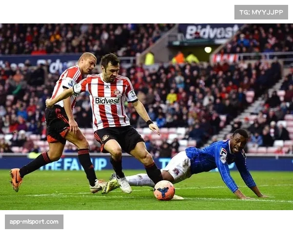 严寒中汉堡球迷五万助威，北德比气氛点燃冬夜激情